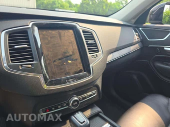 2020 Volvo XC90 T6 Momentum 6-Passenger - miniatura 10