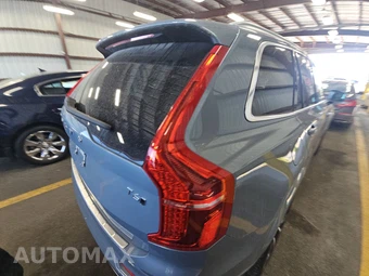 2020 Volvo XC90 T6 Momentum 6-Passenger - miniatura 4