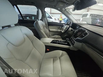 2020 Volvo XC90 T6 Momentum 6-Passenger - miniatura 8