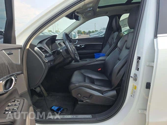2020 Volvo XC90 T6 Momentum 6-Passenger - miniatura 6