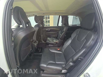 2020 Volvo XC90 T6 Momentum 6-Passenger – miniatura 10