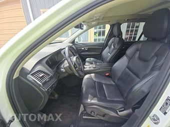 2020 Volvo XC90 T6 Momentum 6-Passenger – miniatura 3