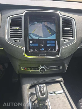 2020 Volvo XC90 T6 Momentum 6-Passenger – miniatura 7
