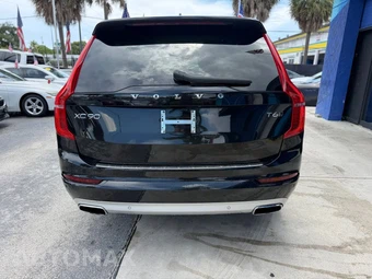 2020 Volvo XC90 T6 Momentum 7-Passenger - miniatura 10