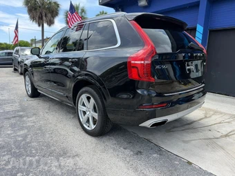 2020 Volvo XC90 T6 Momentum 7-Passenger - miniatura 12