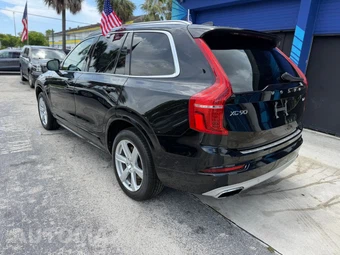 2020 Volvo XC90 T6 Momentum 7-Passenger - miniatura 13