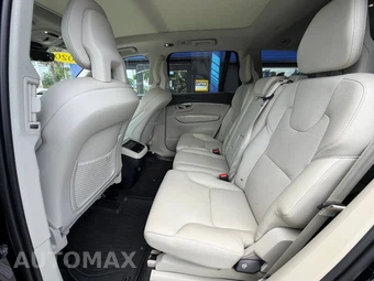 2020 Volvo XC90 T6 Momentum 7-Passenger - miniatura 18