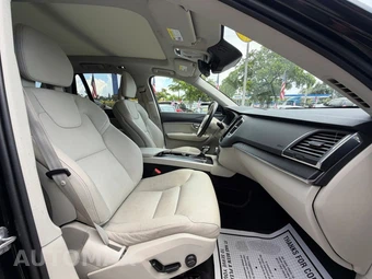 2020 Volvo XC90 T6 Momentum 7-Passenger - miniatura 24