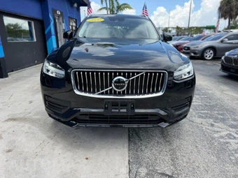 2020 Volvo XC90 T6 Momentum 7-Passenger - miniatura 3