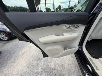 2020 Volvo XC90 T6 Momentum 7-Passenger - miniatura 40