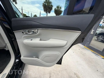 2020 Volvo XC90 T6 Momentum 7-Passenger - miniatura 41