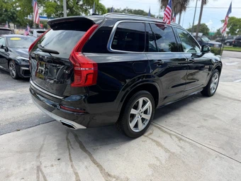 2020 Volvo XC90 T6 Momentum 7-Passenger - miniatura 9