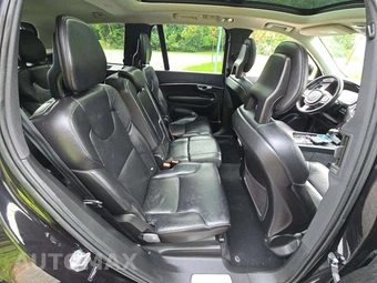 2020 Volvo XC90 T6 Momentum 7-Passenger - miniatura 17