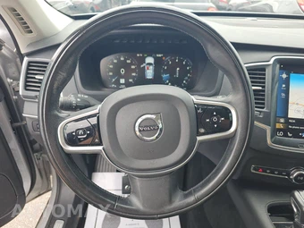 2020 Volvo XC90 T6 Momentum 7-Passenger - miniatura 10