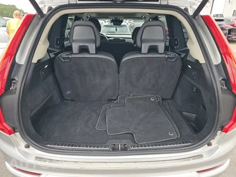 2020 Volvo XC90 T6 Momentum 7-Passenger - miniatura 17