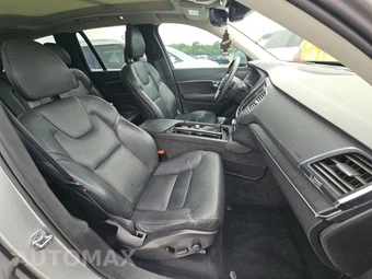 2020 Volvo XC90 T6 Momentum 7-Passenger - miniatura 8