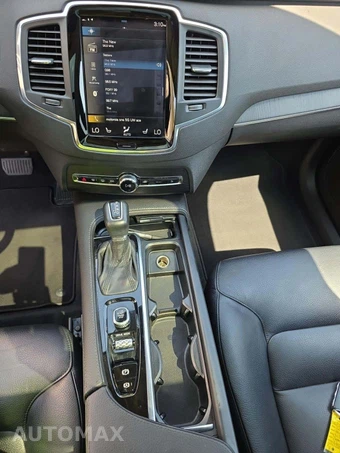 2020 Volvo XC90 T6 Momentum 7-Passenger - miniatura 10