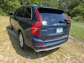 2020 Volvo XC90 T6 Momentum 7-Passenger - miniatura 2