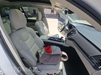 2020 Volvo XC90 T6 Momentum 7-Passenger - miniatura 16