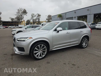 2020 Volvo XC90 T6 Momentum 7-Passenger