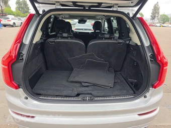 2020 Volvo XC90 T6 Momentum 7-Passenger - miniatura 17