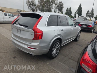 2020 Volvo XC90 T6 Momentum 7-Passenger - miniatura 4