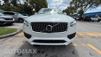 2020 Volvo XC90 T6 Momentum 7-Passenger