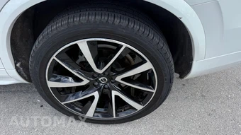 2020 Volvo XC90 T6 Momentum 7-Passenger - miniatura 11