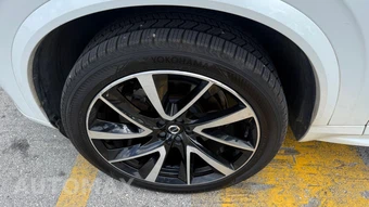 2020 Volvo XC90 T6 Momentum 7-Passenger - miniatura 12