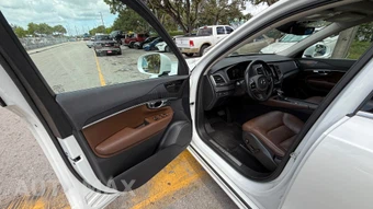 2020 Volvo XC90 T6 Momentum 7-Passenger - miniatura 18