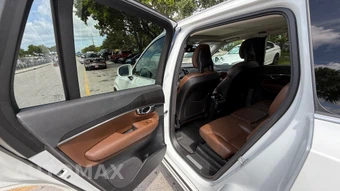 2020 Volvo XC90 T6 Momentum 7-Passenger - miniatura 25