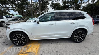 2020 Volvo XC90 T6 Momentum 7-Passenger - miniatura 3