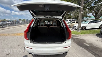 2020 Volvo XC90 T6 Momentum 7-Passenger - miniatura 30