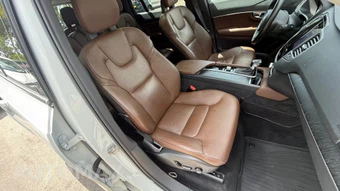 2020 Volvo XC90 T6 Momentum 7-Passenger - miniatura 39