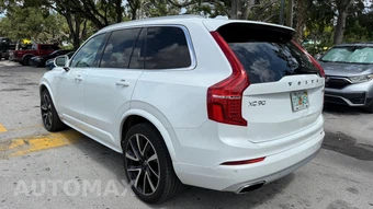 2020 Volvo XC90 T6 Momentum 7-Passenger - miniatura 4