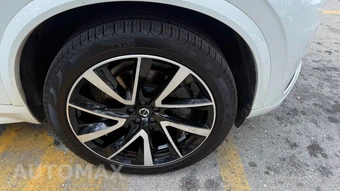 2020 Volvo XC90 T6 Momentum 7-Passenger - miniatura 9