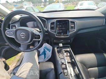 2020 Volvo XC90 T6 Momentum 7-Passenger - miniatura 10