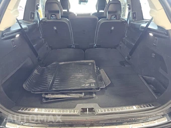 2020 Volvo XC90 T6 Momentum 7-Passenger - miniatura 17