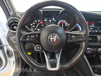 2021 Alfa Romeo Giulia Ti – miniatura 10