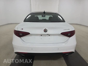 2021 Alfa Romeo Giulia Ti – miniatura 5