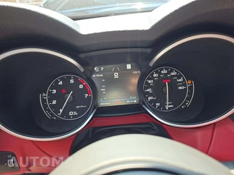 2021 Alfa Romeo Stelvio Ti Sport - miniatura 9