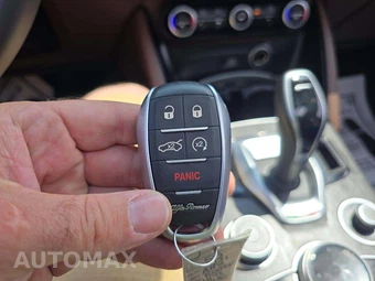2021 Alfa Romeo Stelvio Ti – miniatura 5
