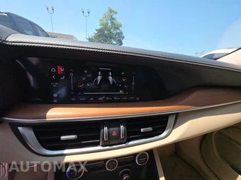 2021 Alfa Romeo Stelvio Ti – miniatura 11