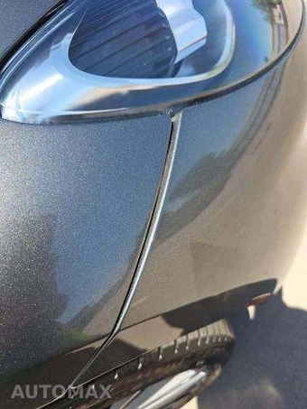 2021 Aston Martin DBX - miniatura 21