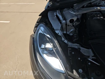 2021 Aston Martin DBX - miniatura 24