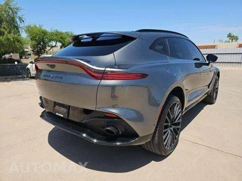 2021 Aston Martin DBX - miniatura 3