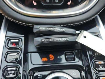 2021 Aston Martin DBX - miniatura 8