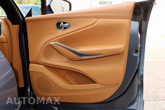 2021 Aston Martin DBX - miniatura 21