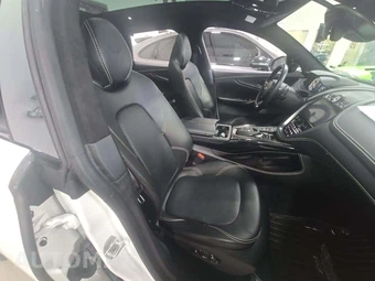 2021 Aston Martin DBX - miniatura 18