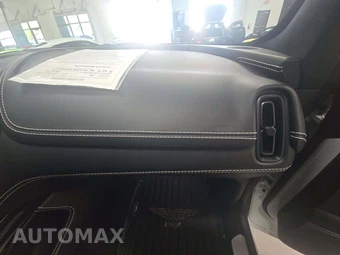 2021 Aston Martin DBX - miniatura 19